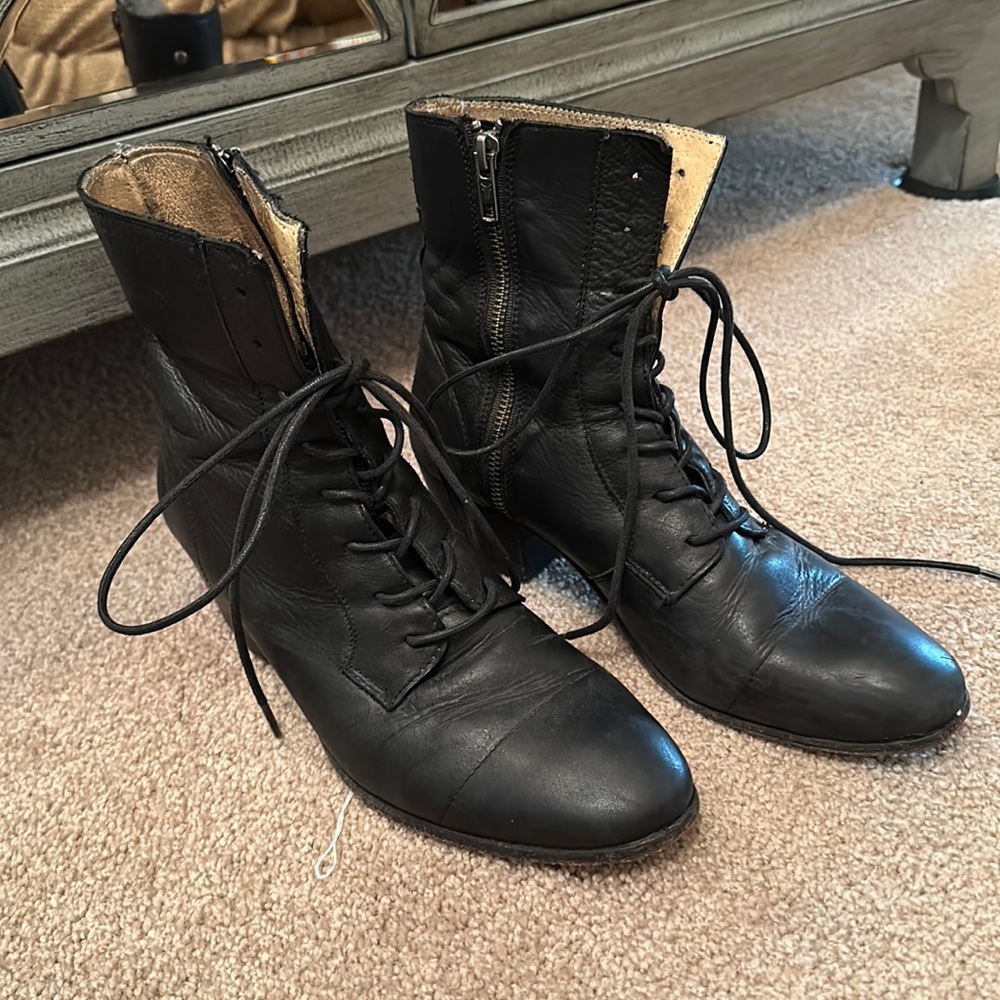 Frye black leather lace up boots with heel